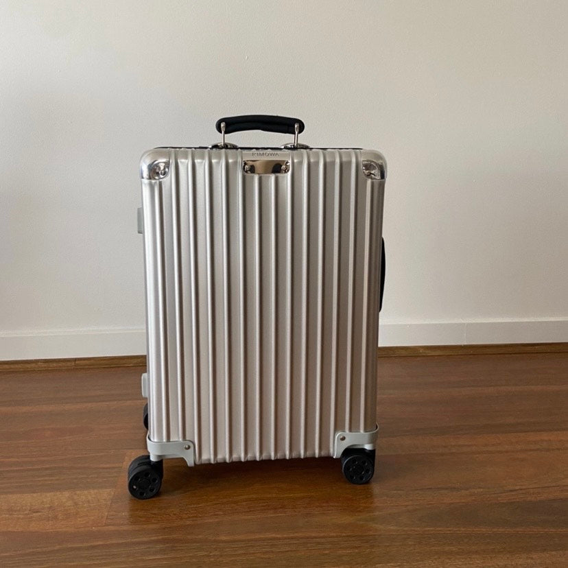 RIMOWA Classic Cabin: What Fits Inside and Weight Tests